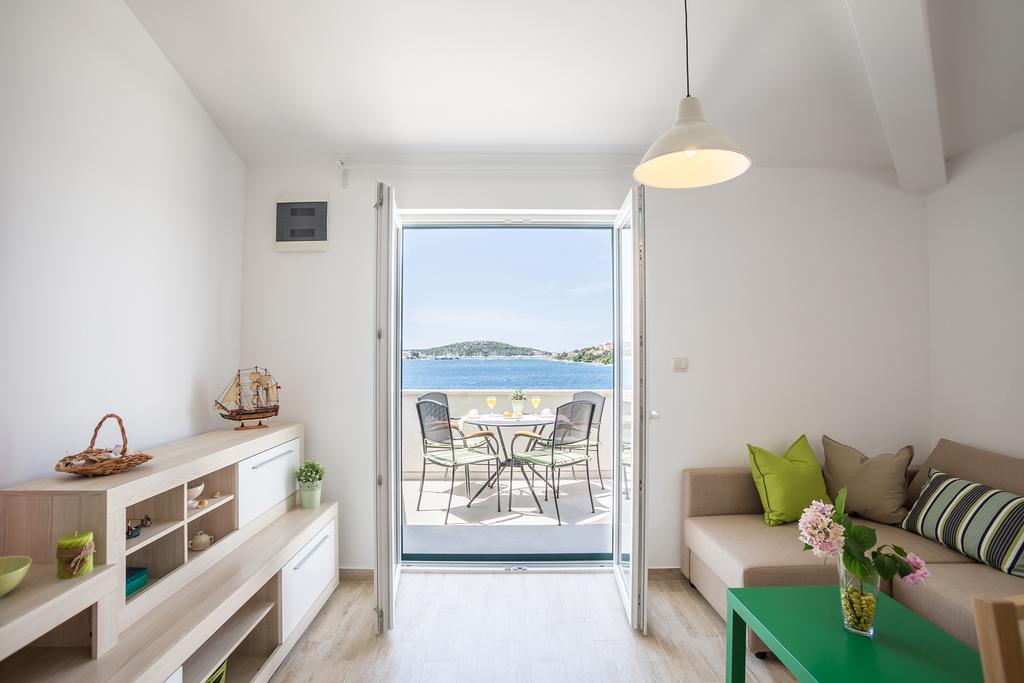Apartments Oleandar 罗戈兹尼察 客房 照片