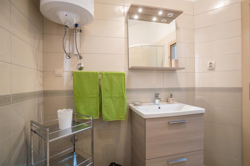 Apartments Oleandar 罗戈兹尼察 客房 照片