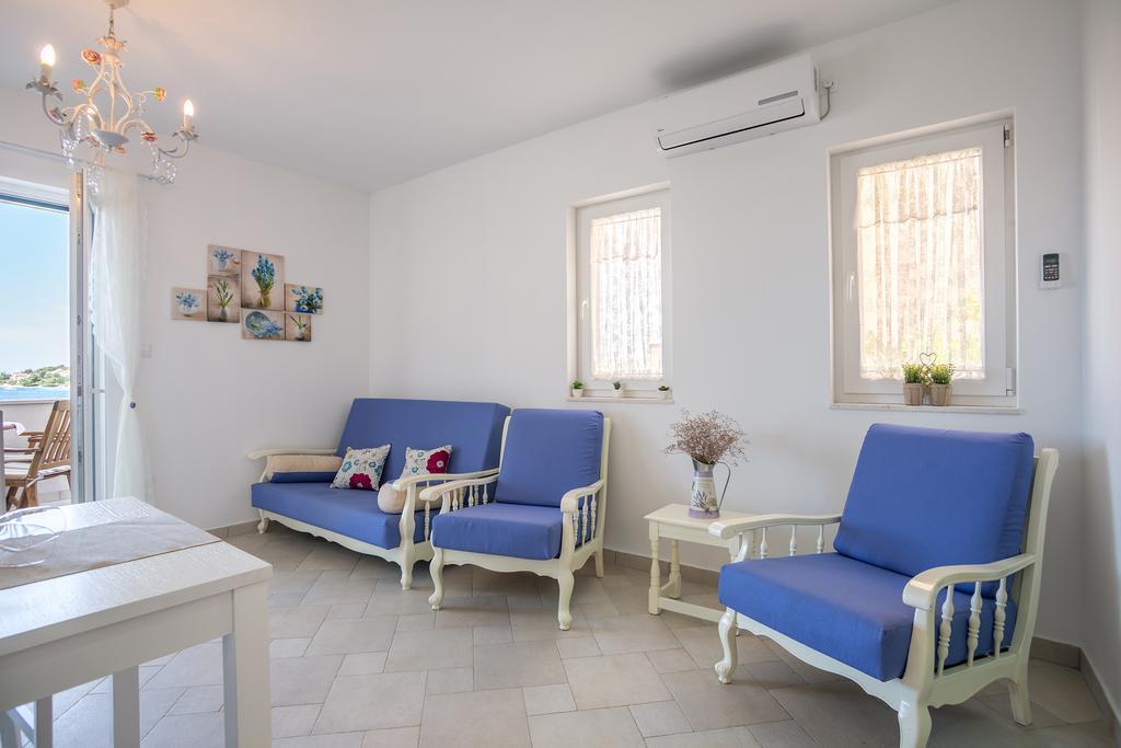 Apartments Oleandar 罗戈兹尼察 客房 照片